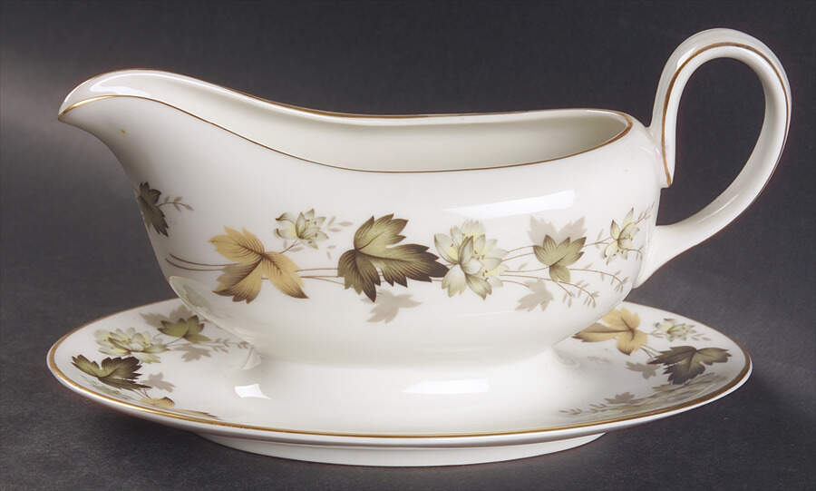 Larchmont Gravy Boat with Attached Underplate by Royal Doulton-1