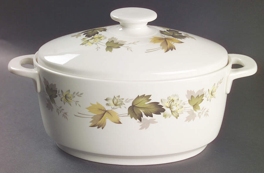 Larchmont 2 Quart Oval Covered Casserole by Royal Doulton-1