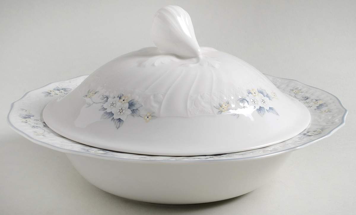 Lausanne Round Covered Vegetable by Royal Doulton-1