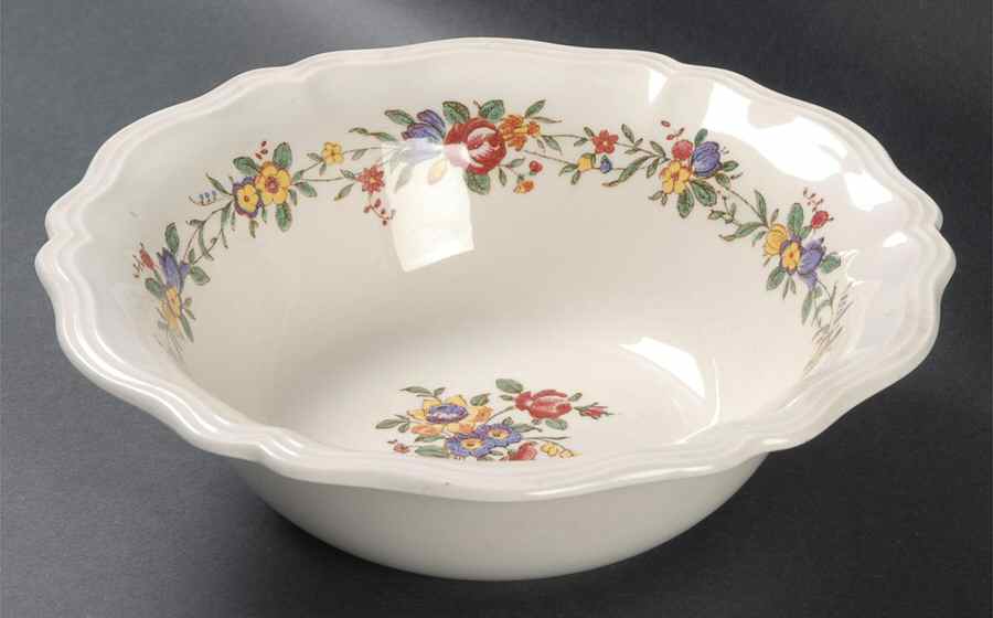 Leighton 9" Round Vegetable Bowl by Royal Doulton-1