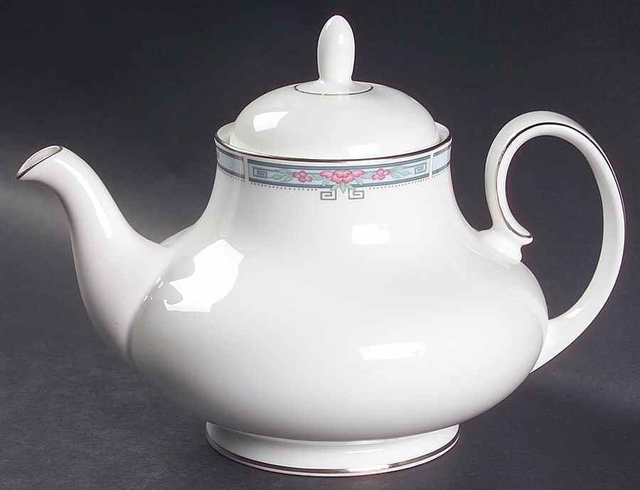 Lesley Teapot & Lid by Royal Doulton-1