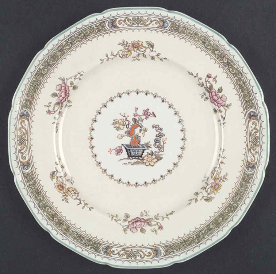 Lillian (Scalloped) Dinner Plate by Royal Doulton-1