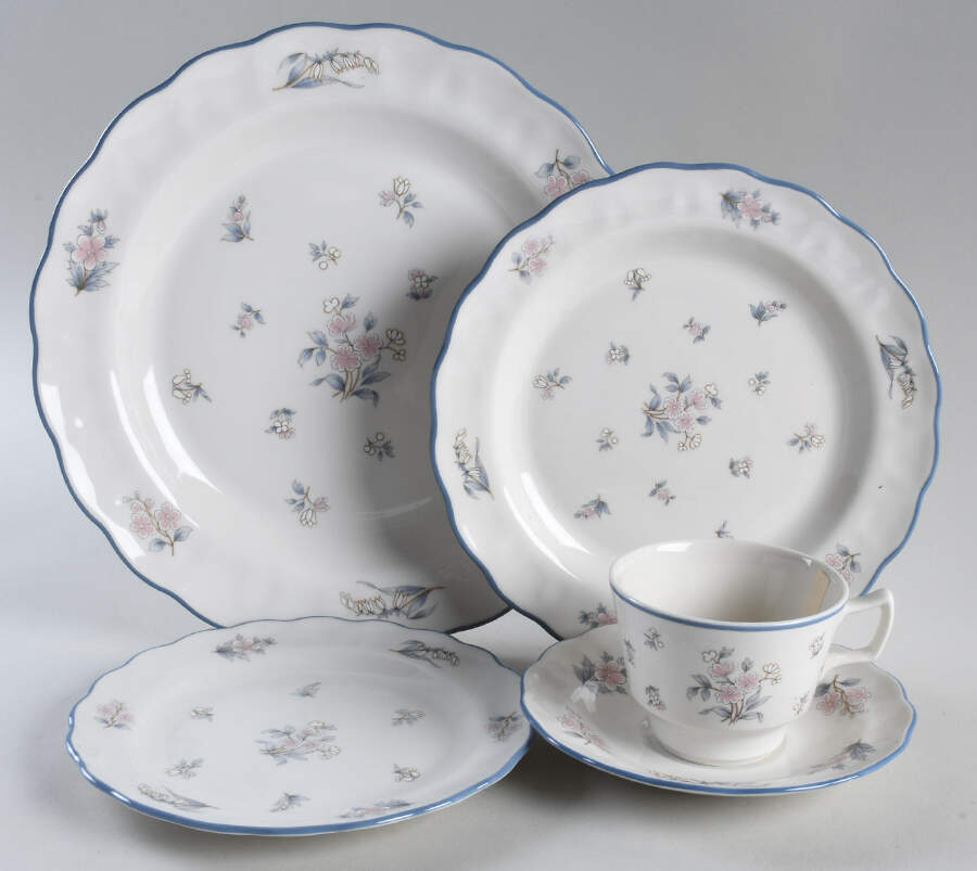 Lincoln 5 Piece Place Setting by Royal Doulton-1