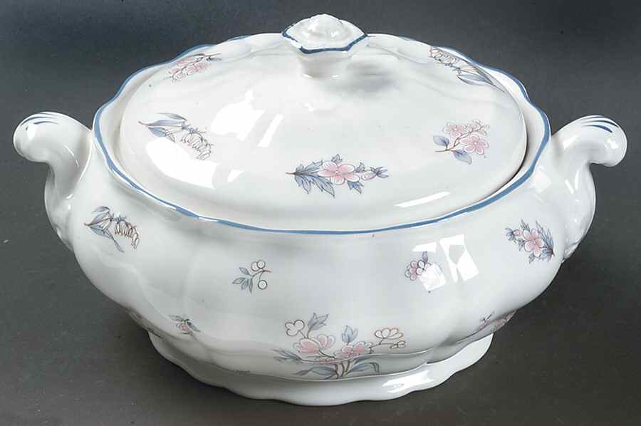 Lincoln Round Covered Vegetable by Royal Doulton-1