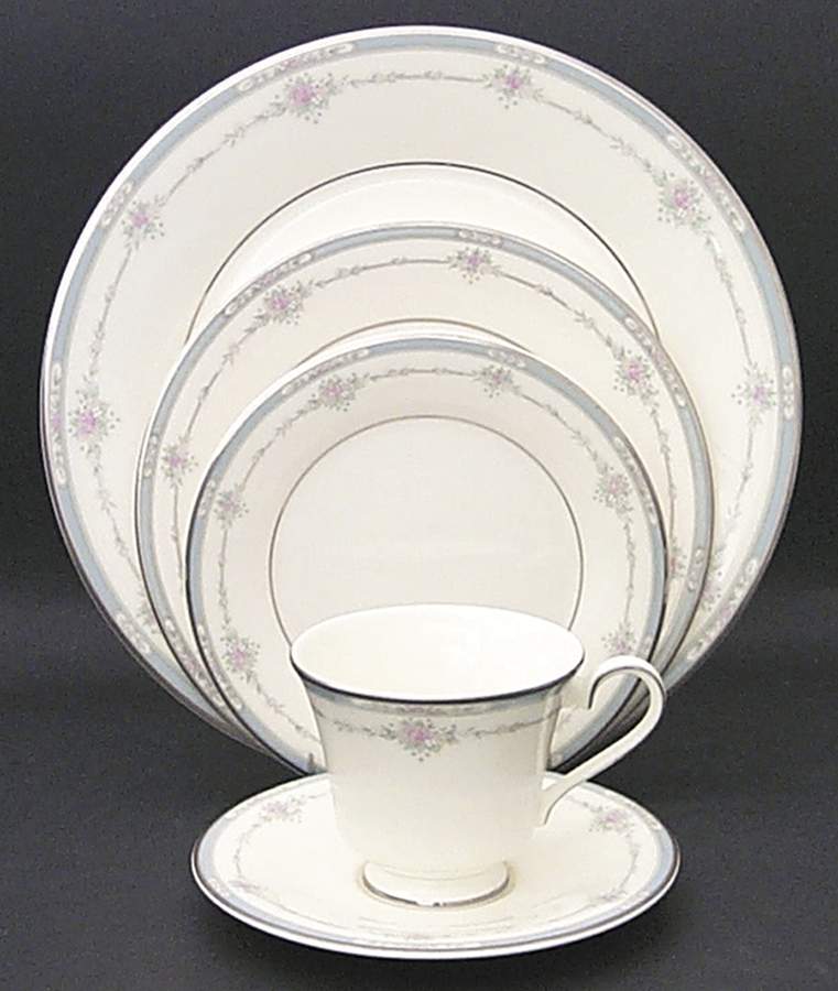 Lisa 5 Piece Place Setting by Royal Doulton-1