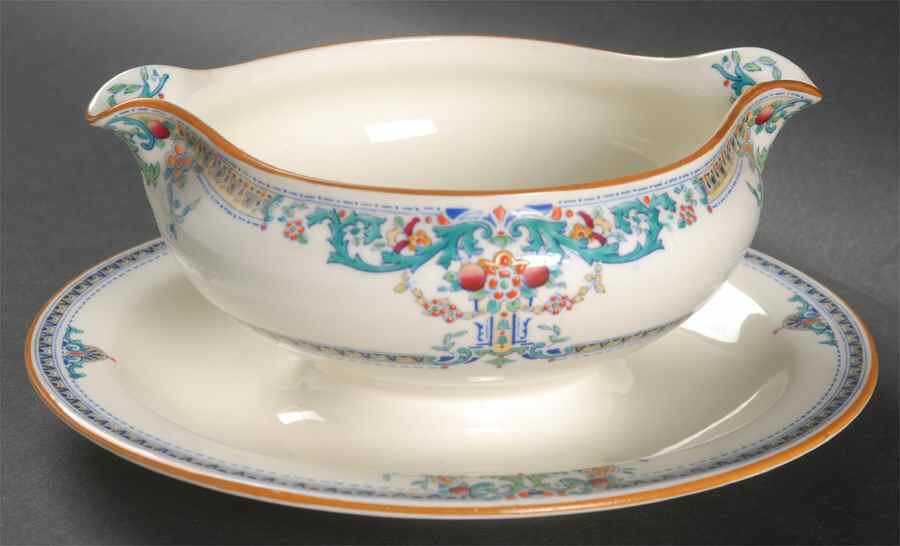 Lombardy Gravy Boat with Attached Underplate by Royal Doulton-1