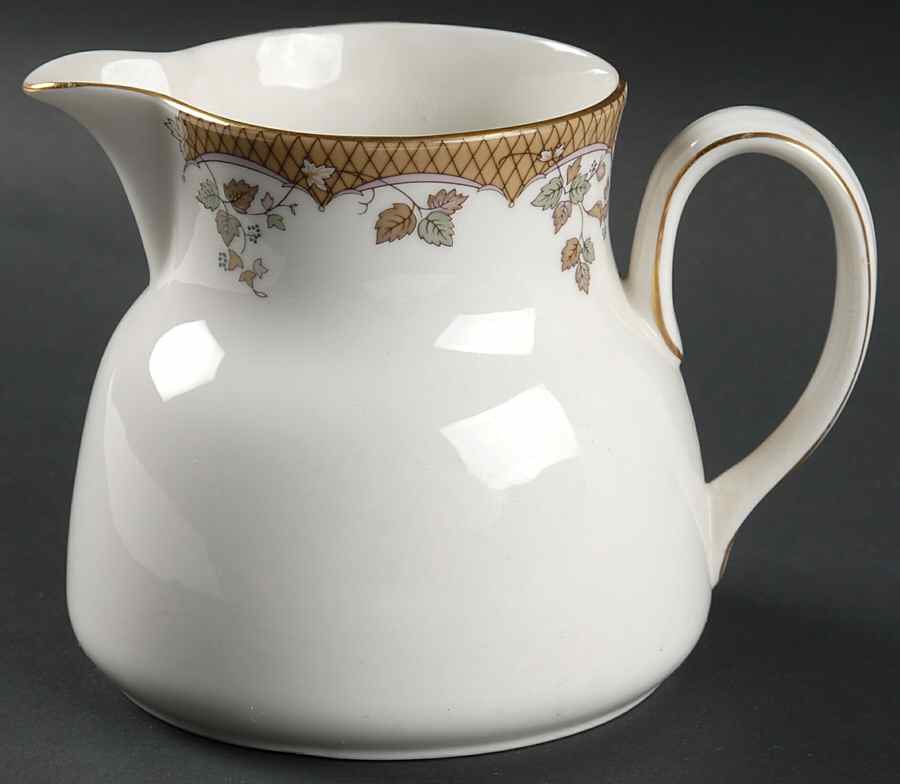 Lynnewood 24 Oz Pitcher by Royal Doulton-1
