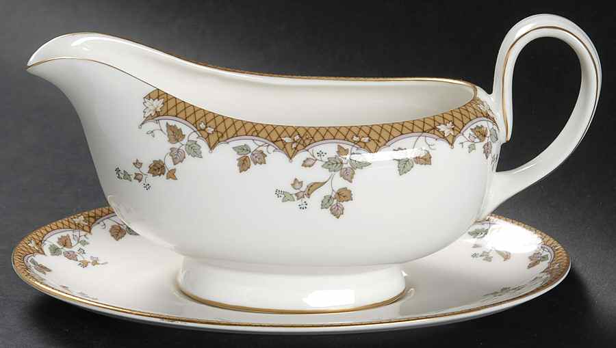 Lynnewood Gravy Boat & Underplate by Royal Doulton-1