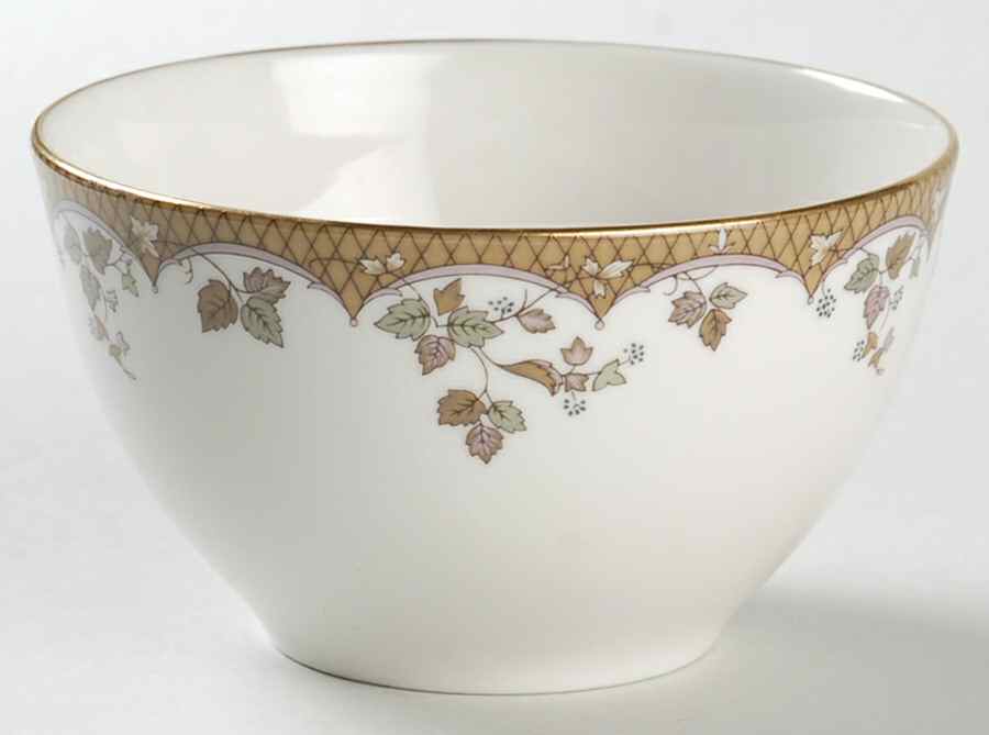 Lynnewood Cranberry Bowl by Royal Doulton-1