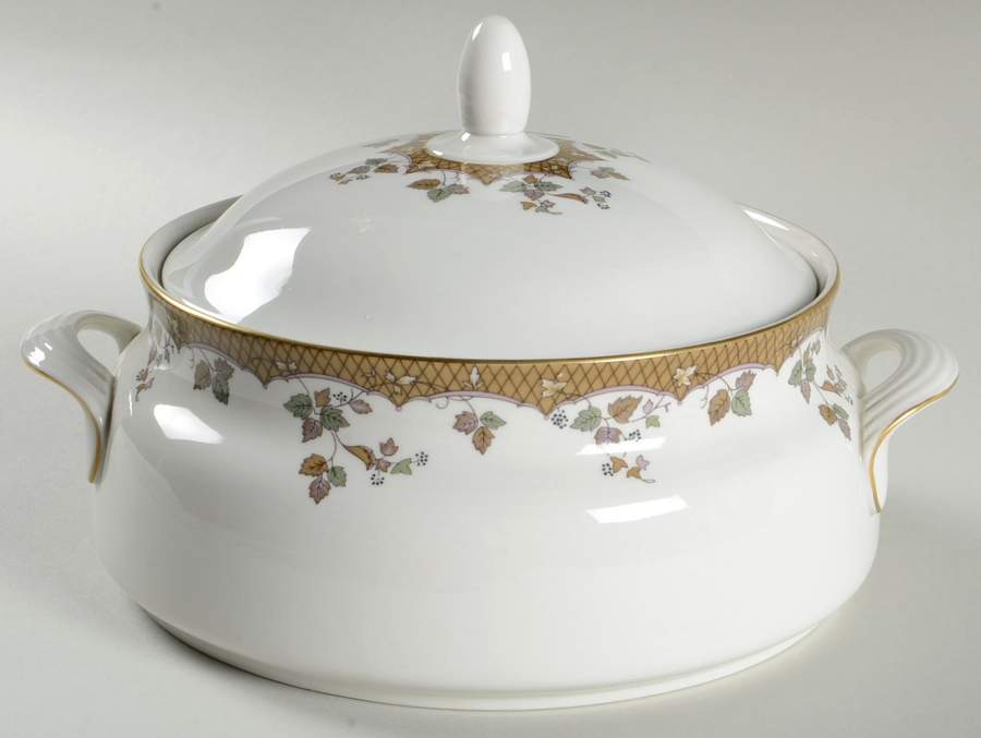 Lynnewood Round Covered Vegetable by Royal Doulton-1