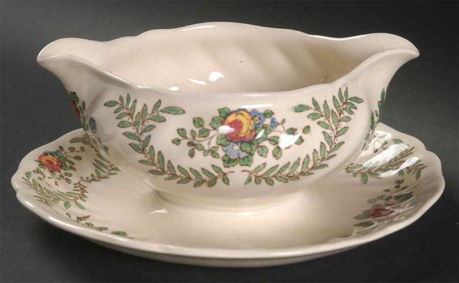 Lyndhurst Gravy Boat with Attached Underplate by Royal Doulton-1