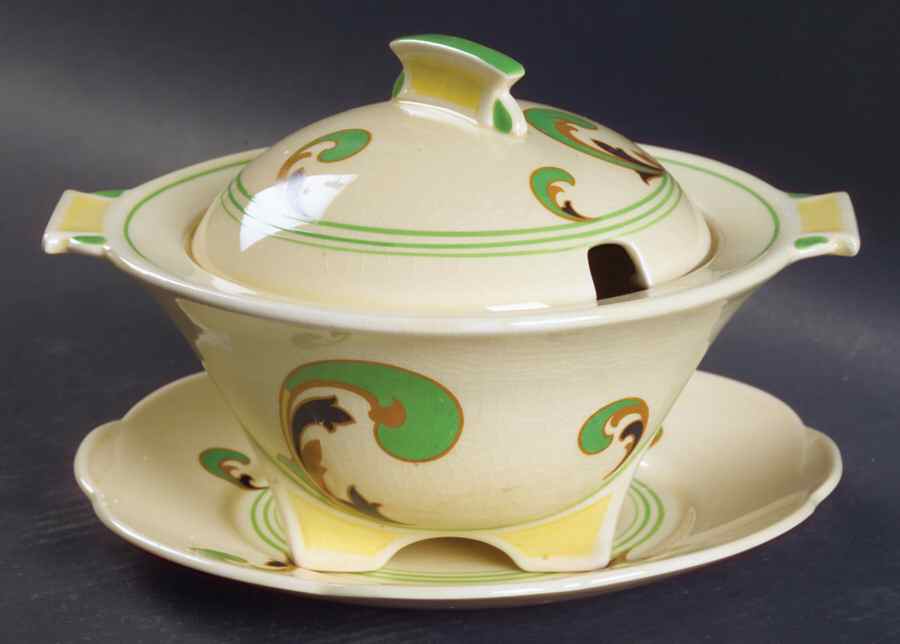 Lynn Sauce Boat & Lid with Underplate by Royal Doulton-1