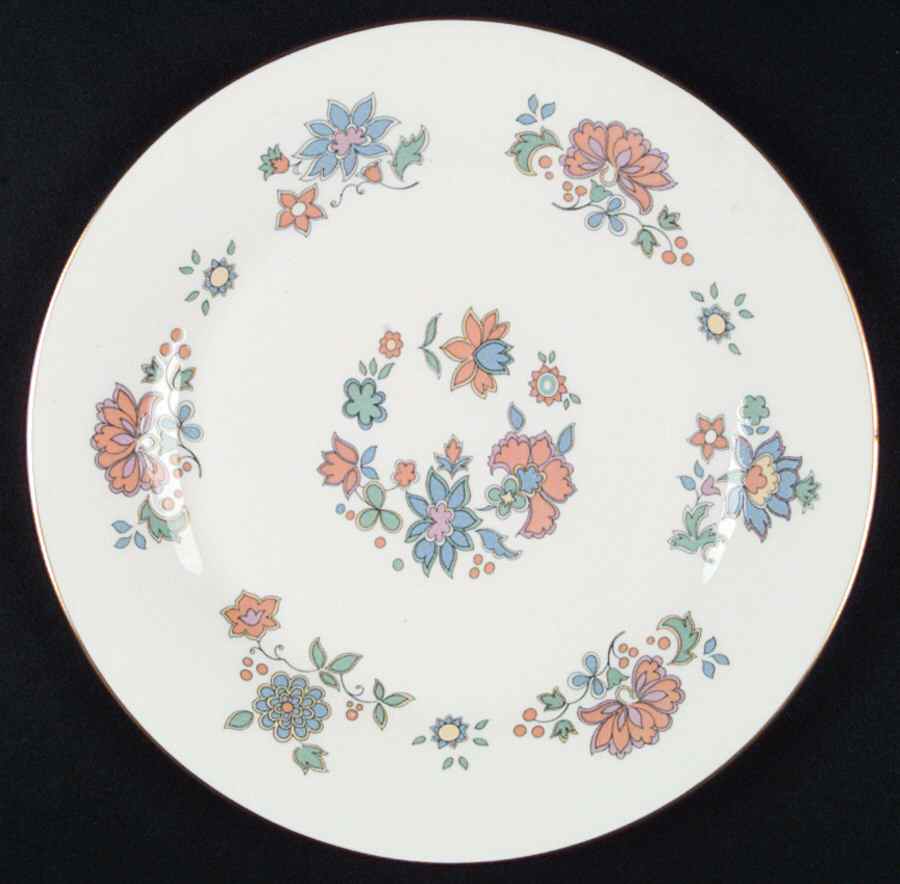 Madrigal Dinner Plate by Royal Doulton-1