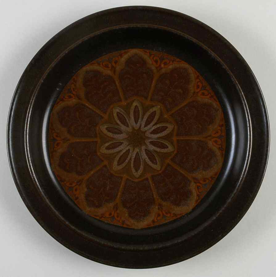 Marbella Luncheon Plate by Royal Doulton-1
