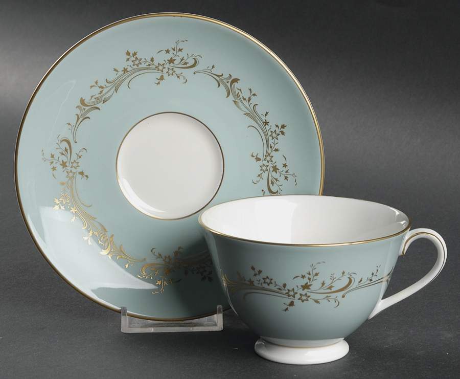 Melrose Footed Cup & Saucer Set by Royal Doulton-1