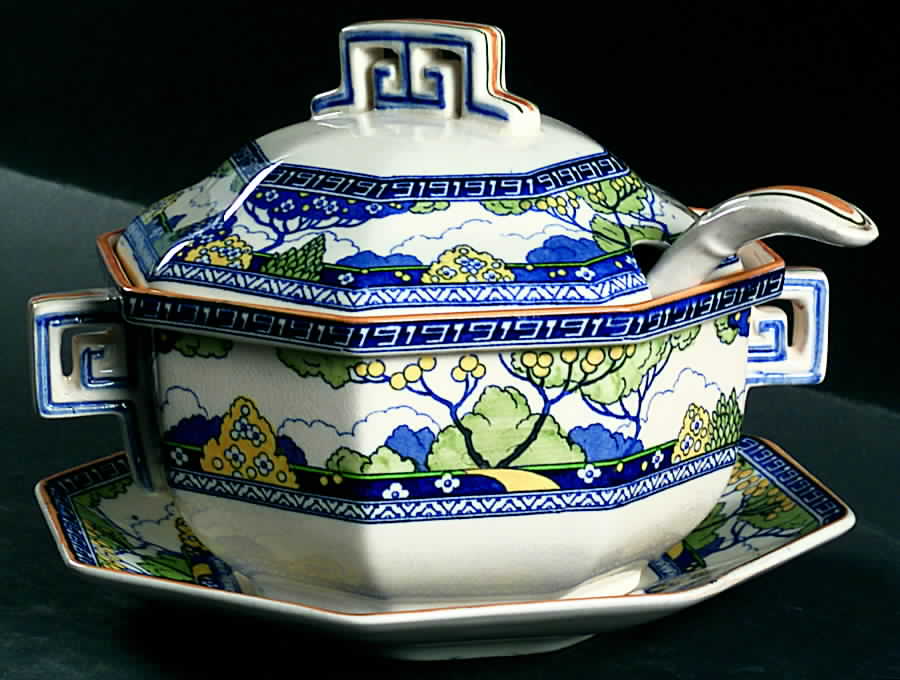 Merryweather Gravy Boat & Underplate with /Lid & Ladle by Royal Doulton-1