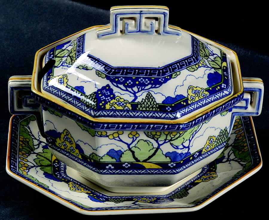 Merryweather Gravy Boat & Lid w/Underplate by Royal Doulton-1