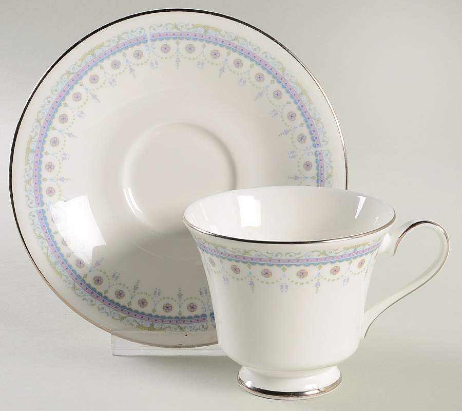 Mignonette Footed Cup & Saucer Set by Royal Doulton-1