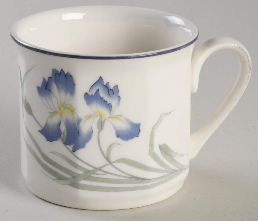 Minerva Flat Cup by Royal Doulton-1