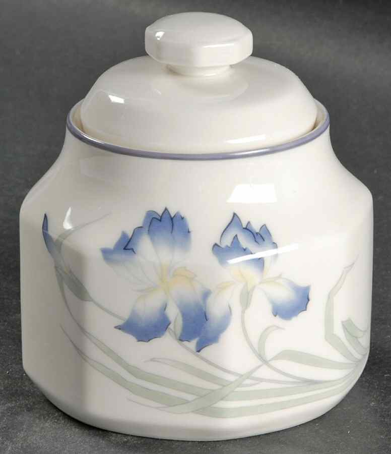 Minerva Sugar Bowl & Lid by Royal Doulton-1