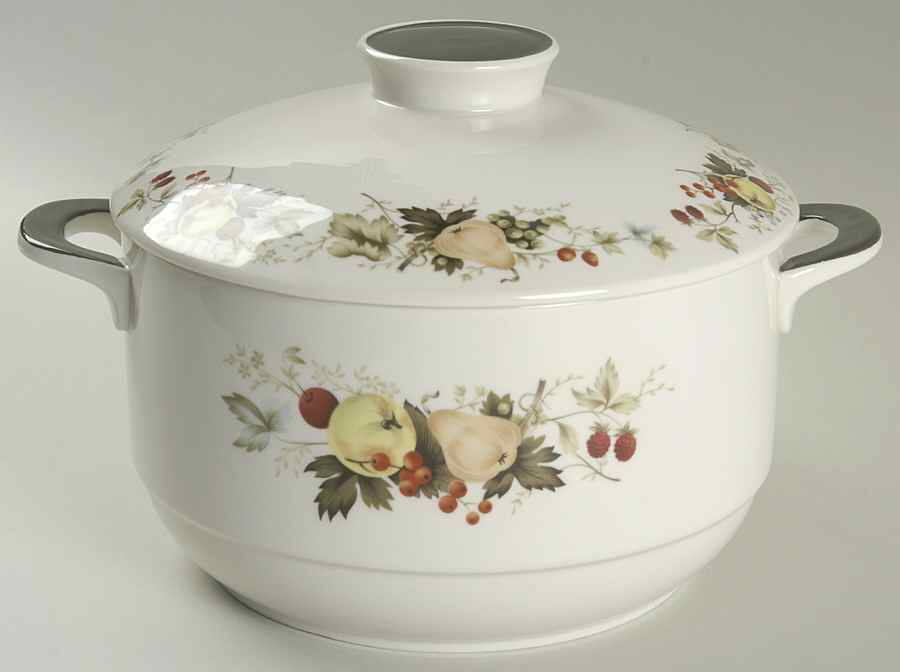 Miramont 2 Qt Round Covered Casserole by Royal Doulton-1