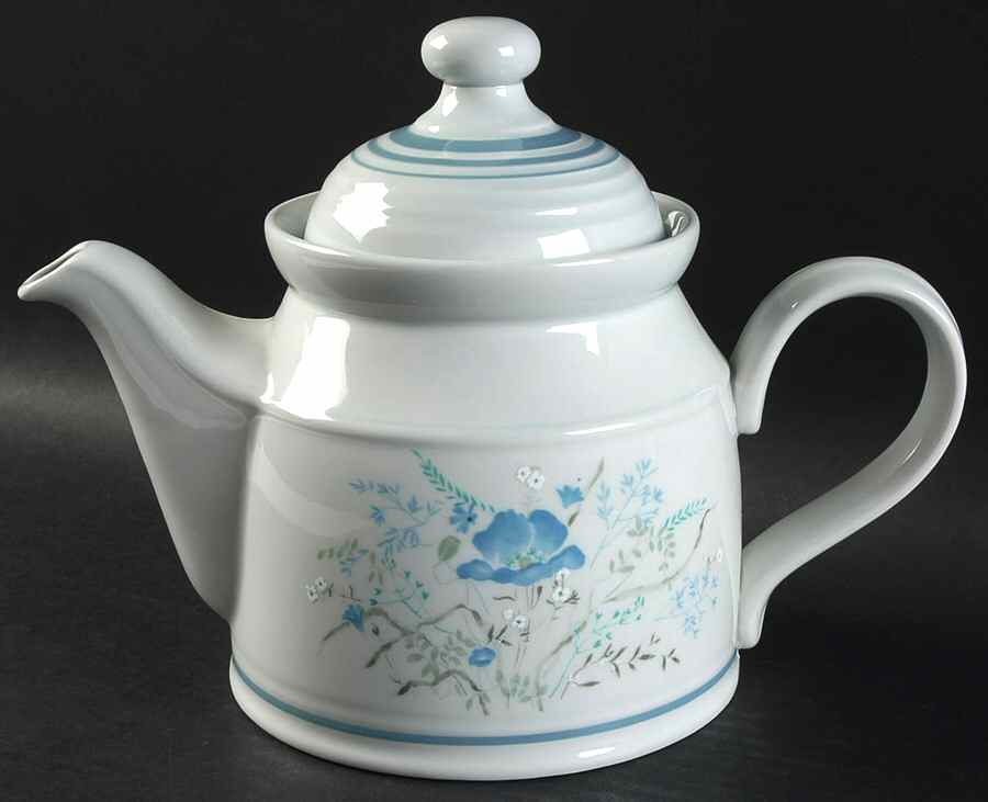 Morning Dew Teapot & Lid by Royal Doulton-1