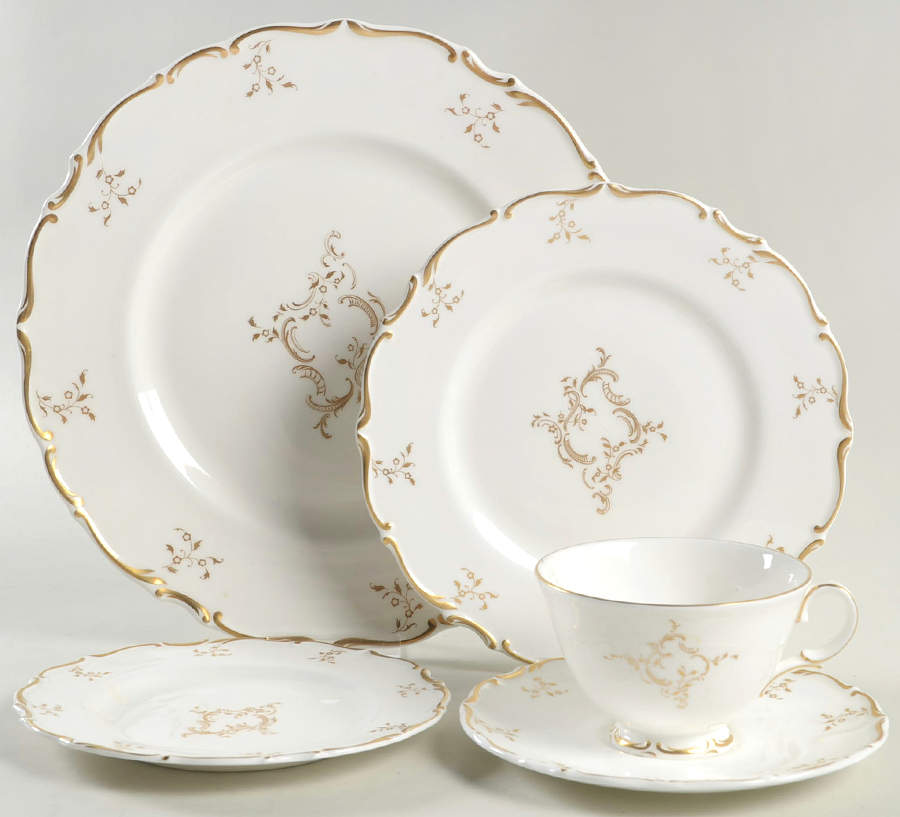 Monteigne 5 Piece Place Setting by Royal Doulton-1
