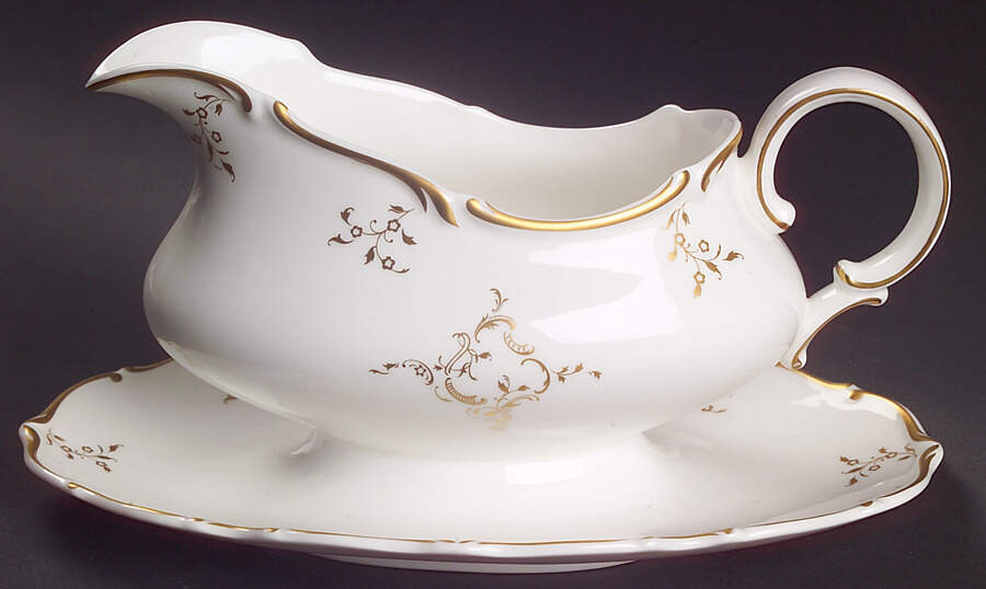 Monteigne Gravy Boat with Attached Underplate by Royal Doulton-1