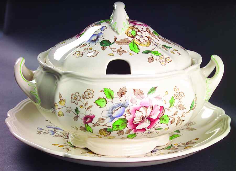 Monmouth Tureen & Lid w/Underplate by Royal Doulton-1