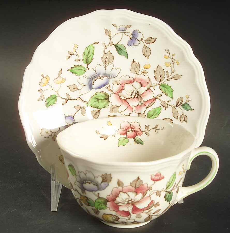 Monmouth Flat Cup & Saucer Set by Royal Doulton-1