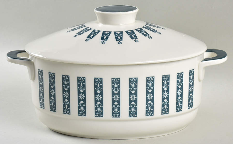 Moonstone 2 Quart Oval Covered Casserole by Royal Doulton-1