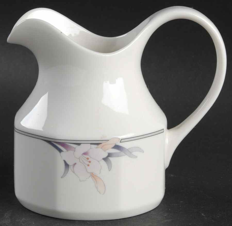Nimbus Creamer by Royal Doulton-1