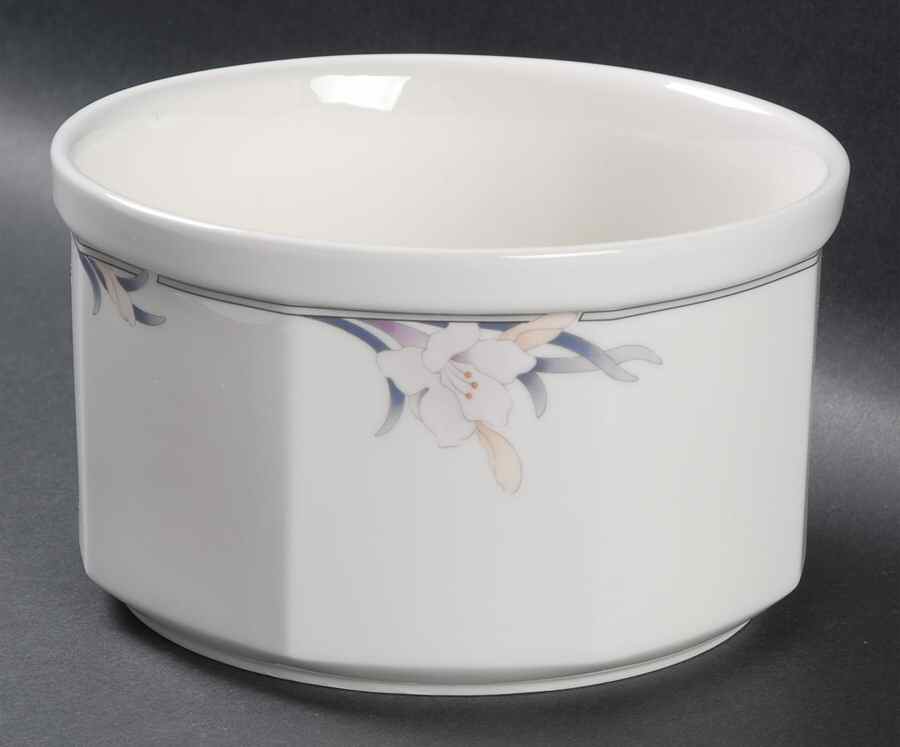 Nimbus 6" Souffle by Royal Doulton-1