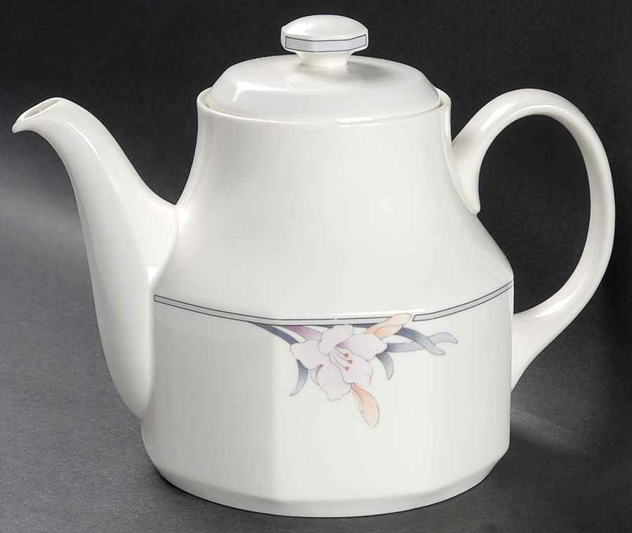 Nimbus Teapot & Lid by Royal Doulton-1
