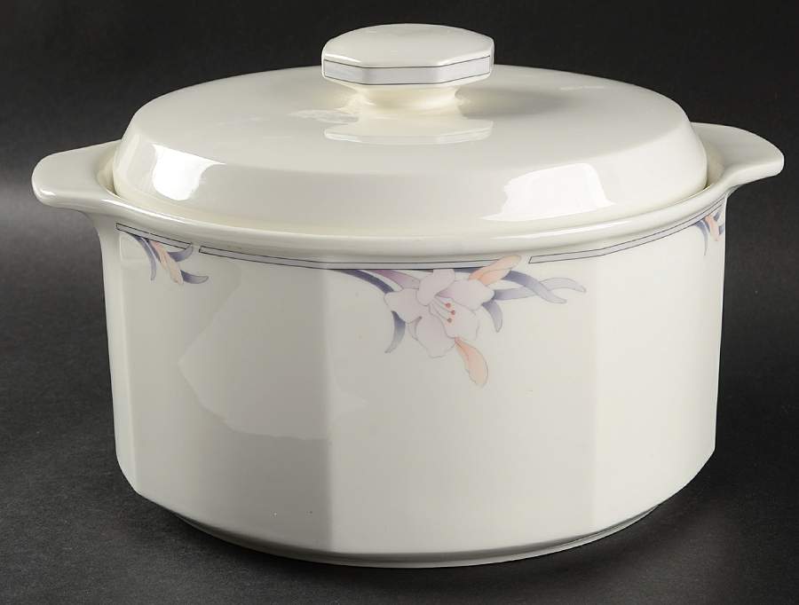 Nimbus 3 Quart Round Covered Casserole by Royal Doulton-1