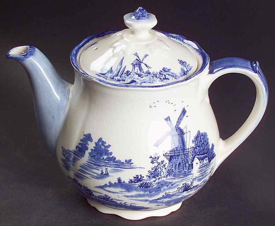 Norfolk Blue (D6294, Scalloped) Teapot & Lid by Royal Doulton-1
