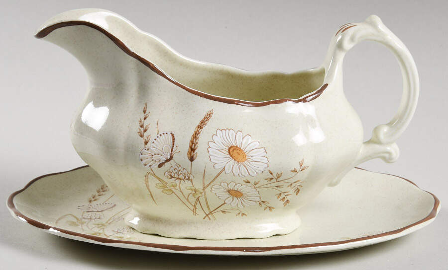 Norfolk Gravy Boat & Underplate by Royal Doulton-1