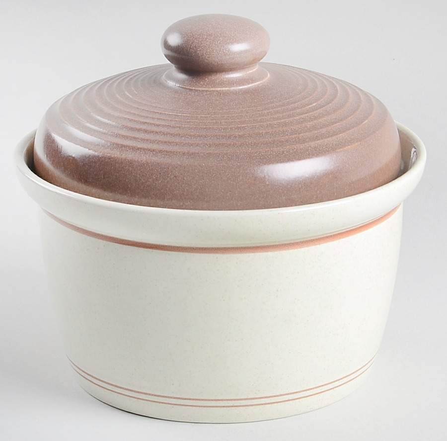 Nutmeg 1 Qt Round Covered Casserole by Royal Doulton-1