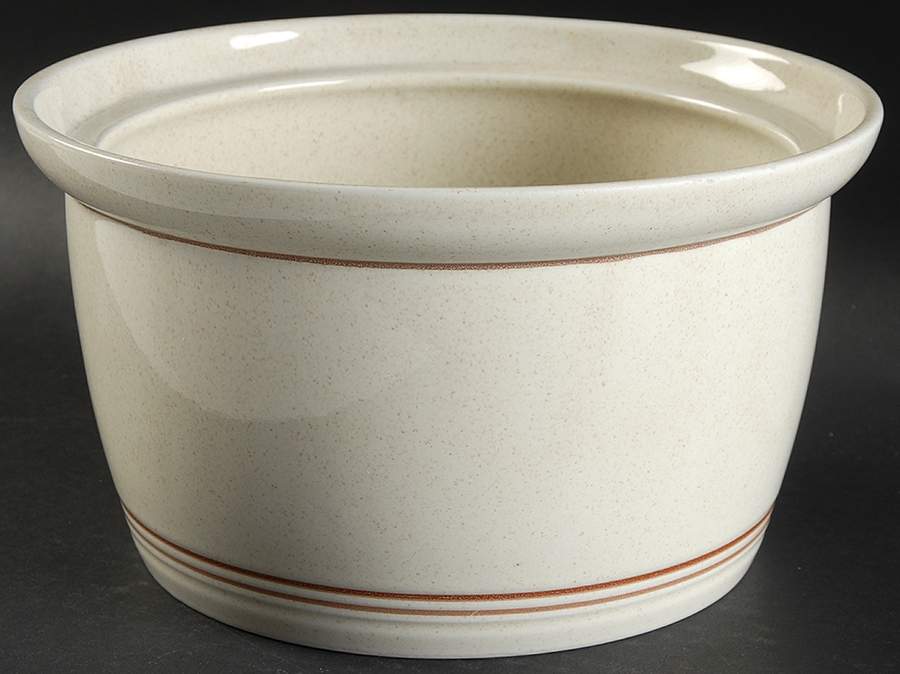 Nutmeg 2.5 Qt Round Casserole No Lid by Royal Doulton-1