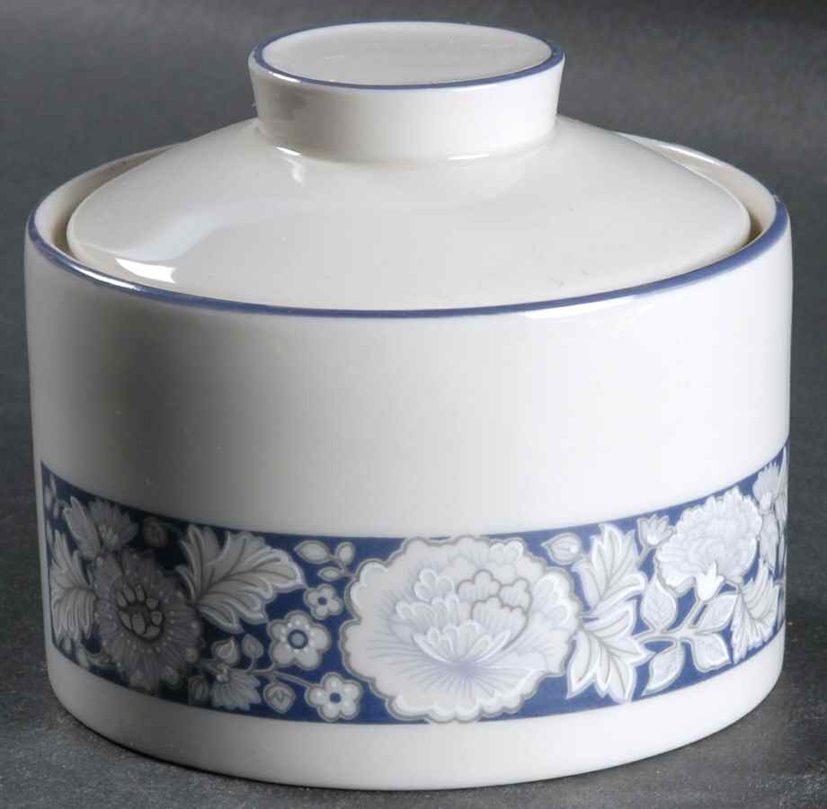 Oakdene Sugar Bowl & Lid by Royal Doulton-1