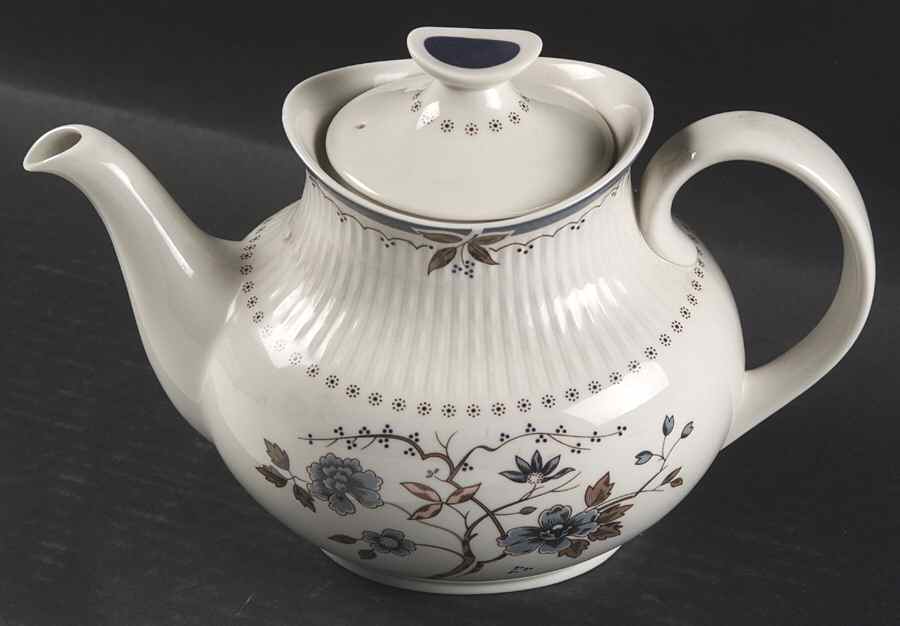 Old Colony Teapot & Lid by Royal Doulton-1