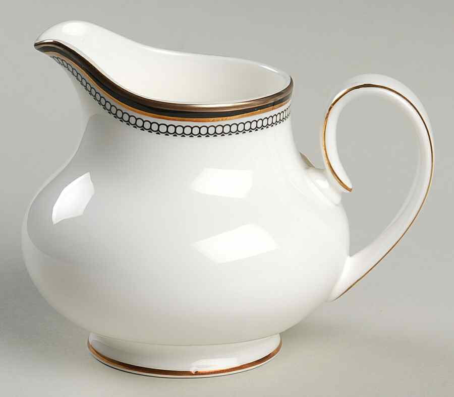 Pavanne Creamer by Royal Doulton-1