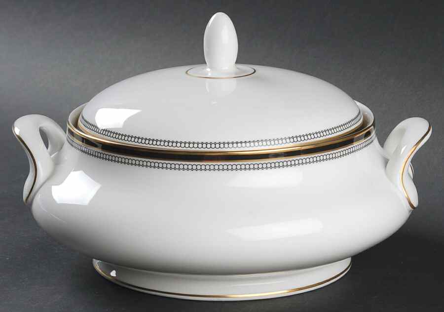 Pavanne Round Covered Vegetable by Royal Doulton-1