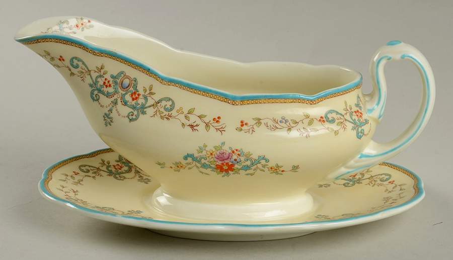 Pembroke Gravy Boat with Attached Underplate by Royal Doulton-1