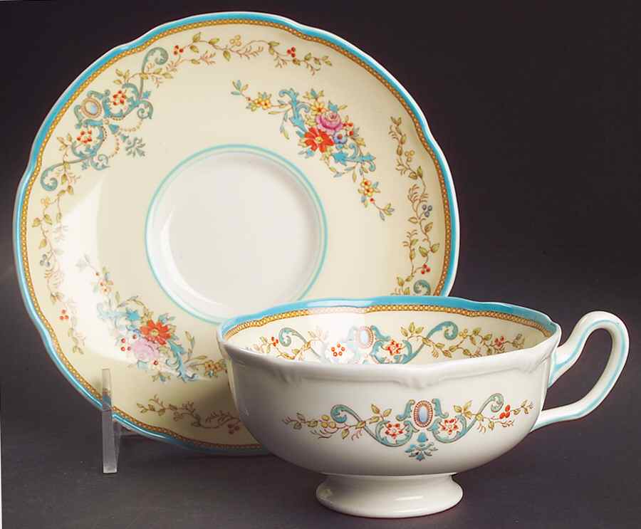 Pembroke Footed Cup & Saucer Set by Royal Doulton-1
