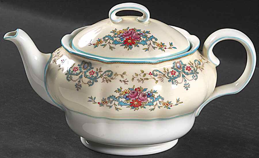 Pembroke Teapot & Lid by Royal Doulton-1