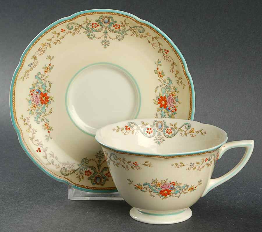 Pembroke Footed Cup & Saucer Set by Royal Doulton-1