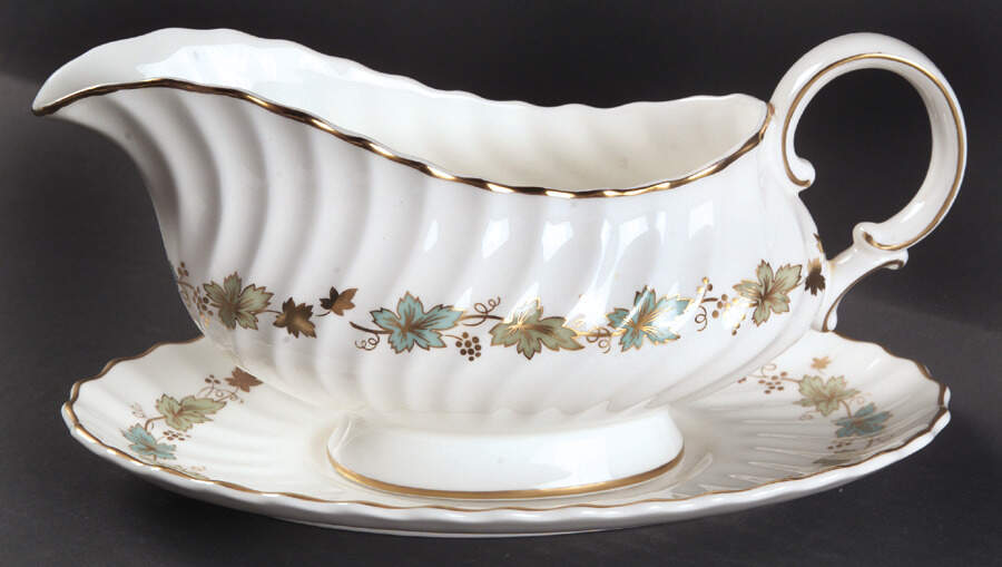 Piedmont Gravy Boat & Underplate by Royal Doulton-1