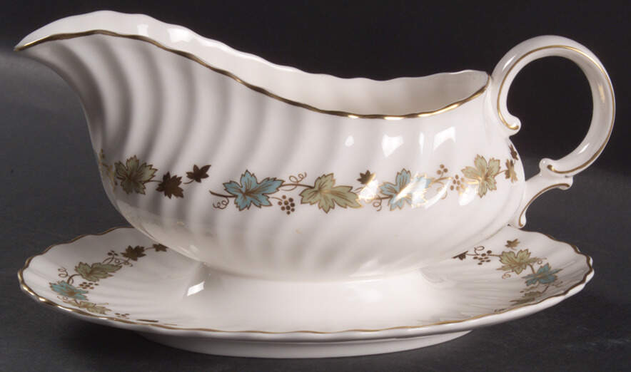 Piedmont Gravy Boat with Attached Underplate by Royal Doulton-1