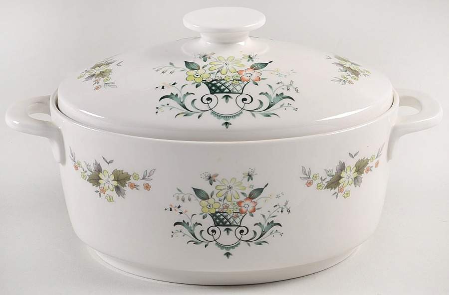 Provencal 2 Quart Oval Covered Casserole by Royal Doulton-1